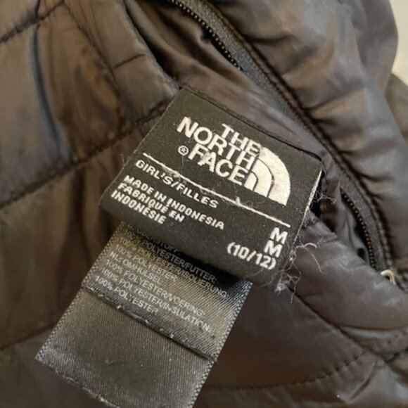 The North Face Girls' Reversible Mossbud Jacket in Black, Size Medium - Picture 7 of 9